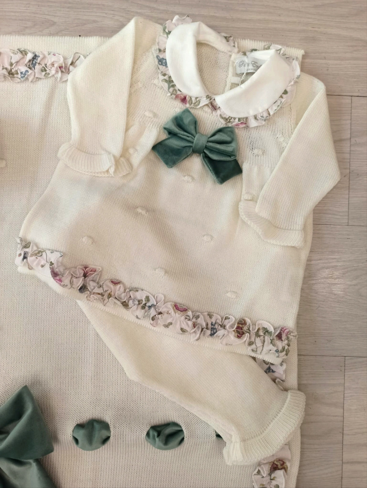 Completo nascita panna fiocco verde velluto